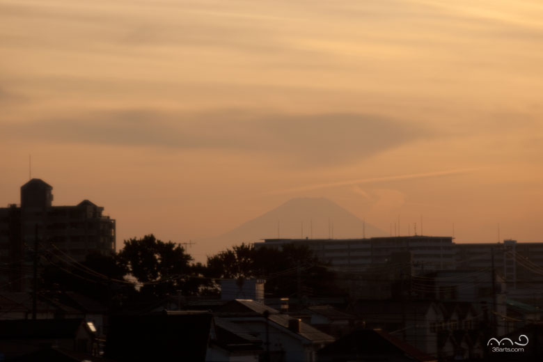 東北新幹線の車窓から見る富士山