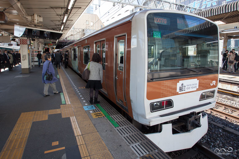 東京駅開業100周年記念山手線ラッピングトレイン