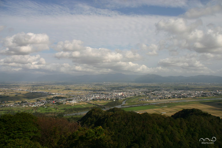 大平山から見た2004年の大曲市街