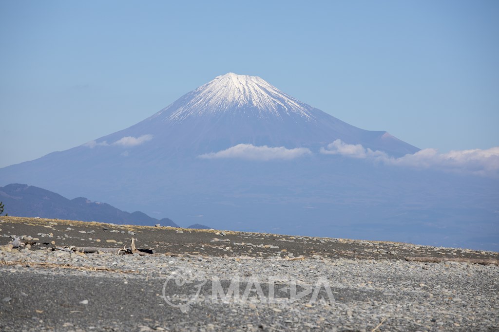 三保松原海岸から見た富士山
